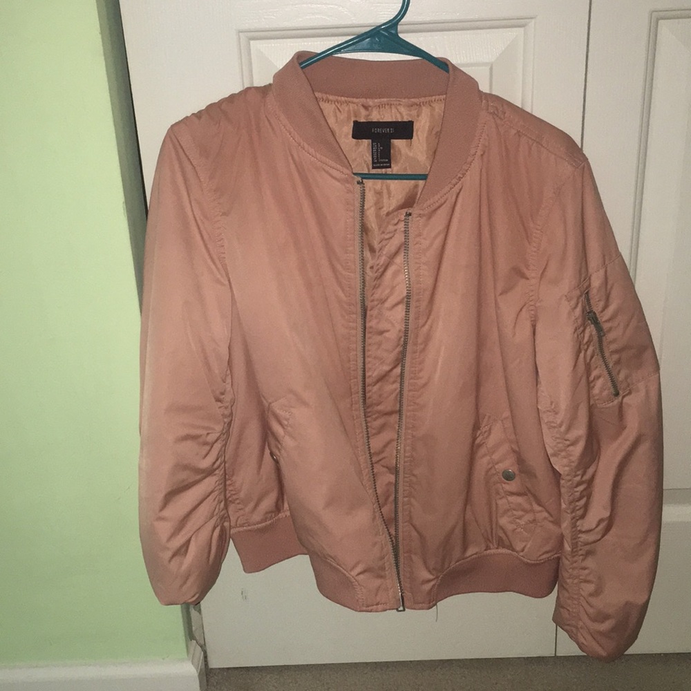 Forever 21 Puffer Jacket. Only worn a few times.